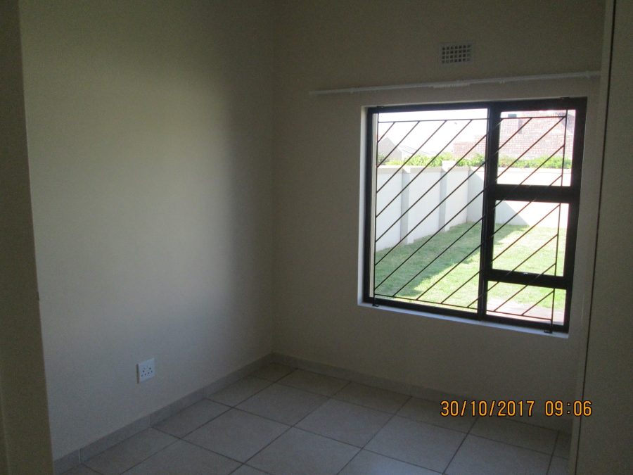 To Let 2 Bedroom Property for Rent in Buh Rein Estate Western Cape